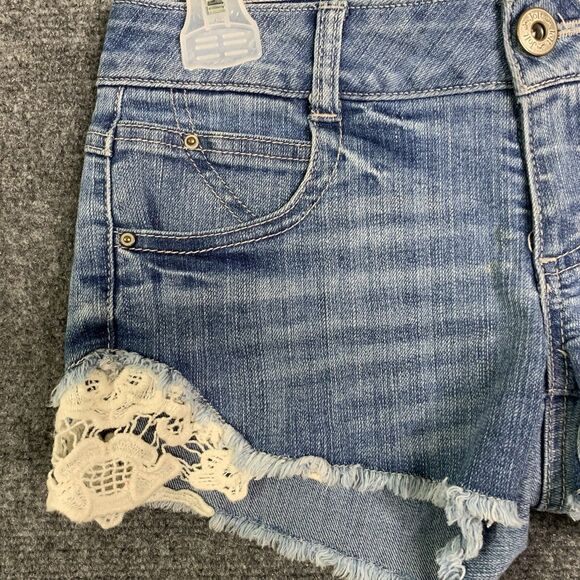 Denim Hot Pants Booty Shorts Jolt Jr Size 1 Crochet Detail Raw Hems - Picture 2 of 10